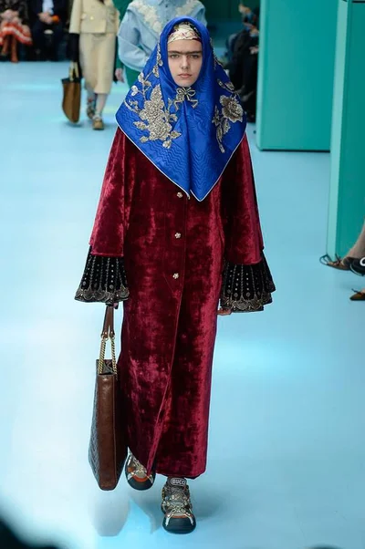 Look 10